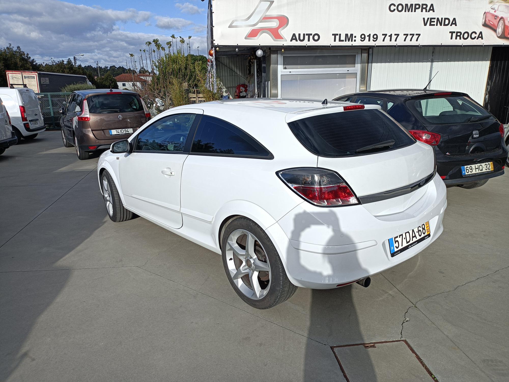 Opel Astra 1.7 CDTi Foto 2
